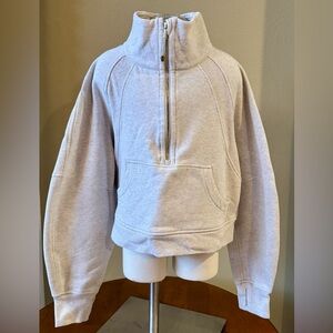 Lululemon Athletica Cream Cropped Scuba Half-Zip size XS/S.